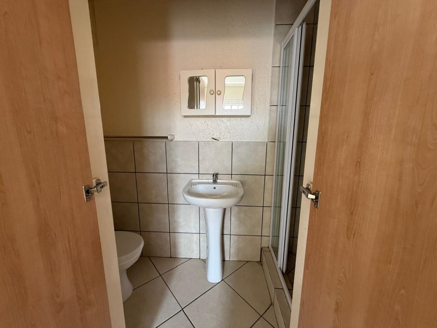 2 Bedroom Property for Sale in Waterval East North West